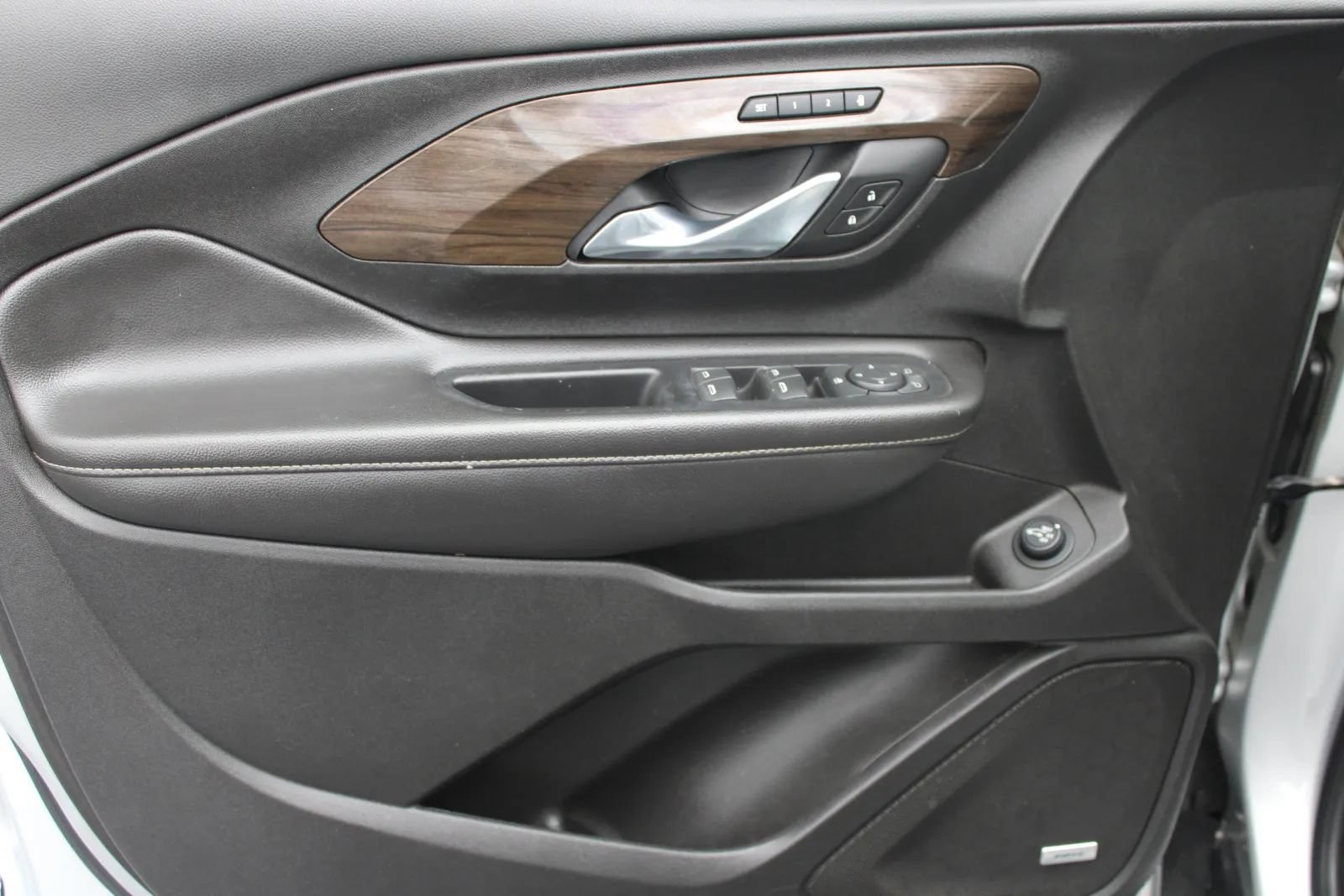 Used 2019 GMC Terrain Denali w/ Advanced Safety Package FWD image 19