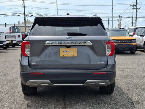Certified 2023 Ford Explorer XLT w/ Equipment Group 202A AWD/4WD image 8