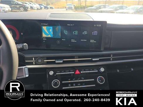 Used 2024 Hyundai Santa Fe SE image 11