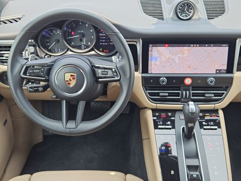 Certified 2026 Porsche Macan AWD/4WD image 25