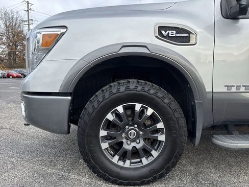Used 2018 Nissan Titan PRO-4X image 18