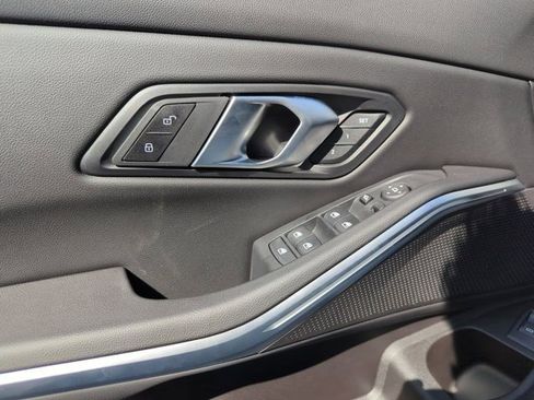 Used 2025 BMW 330i xDrive Sedan w/ Convenience Package image 17