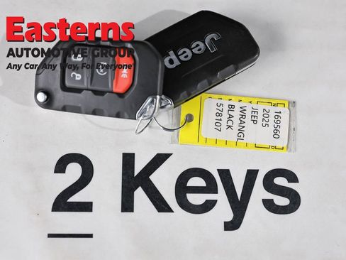 Used 2025 Jeep Wrangler Unlimited Sahara image 25