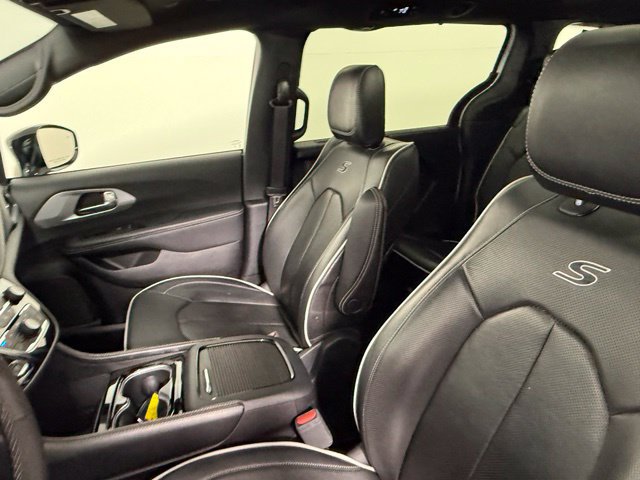 Used 2025 Chrysler Pacifica Limited FWD image 36