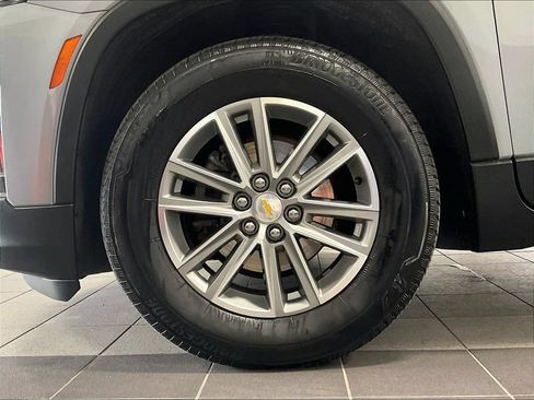 Used 2023 Chevrolet Traverse LT AWD/4WD image 7