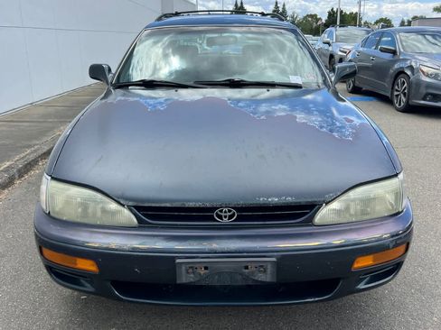 Used 1995 Toyota Camry LE FWD image 2