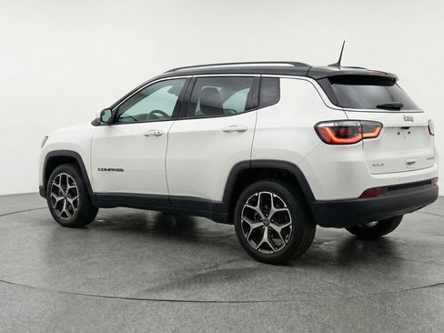 Used 2025 Jeep Compass Limited image 6