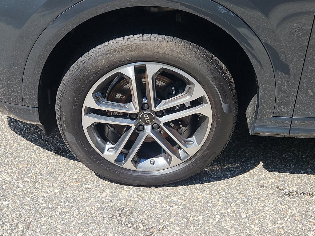 Certified 2025 Audi Q5 Premium w/ Convenience Package AWD/4WD image 7
