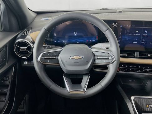 New 2026 Chevrolet Equinox ACTIV w/ Convenience Package III AWD/4WD image 11