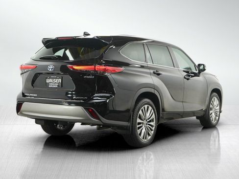 Used 2022 Toyota Highlander Platinum AWD/4WD image 5