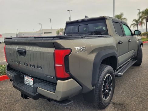 Used 2025 Toyota Tacoma TRD Off-Road w/ TRD Off Road Upgrade Package image 4
