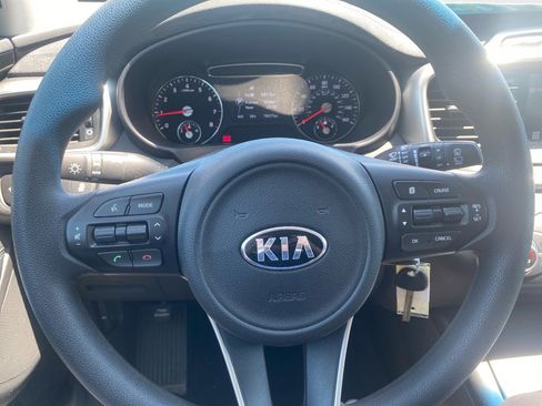 Used 2018 Kia Sorento FWD image 13