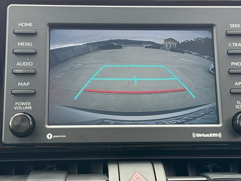 Used 2022 Toyota RAV4 XLE AWD/4WD image 19