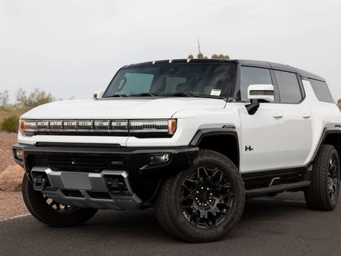 Used 2025 GMC Hummer EV 2X image 10