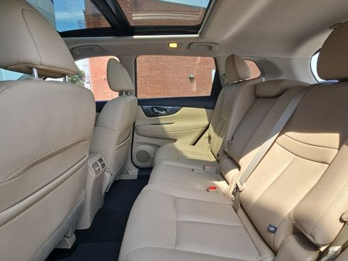 Used 2016 Nissan Rogue SL w/ SL Premium Package AWD/4WD image 29