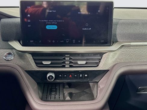 Used 2025 Ford Explorer Platinum w/ Ultimate Package image 39