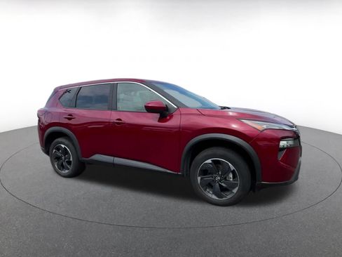 Used 2025 Nissan Rogue SV AWD/4WD image 2
