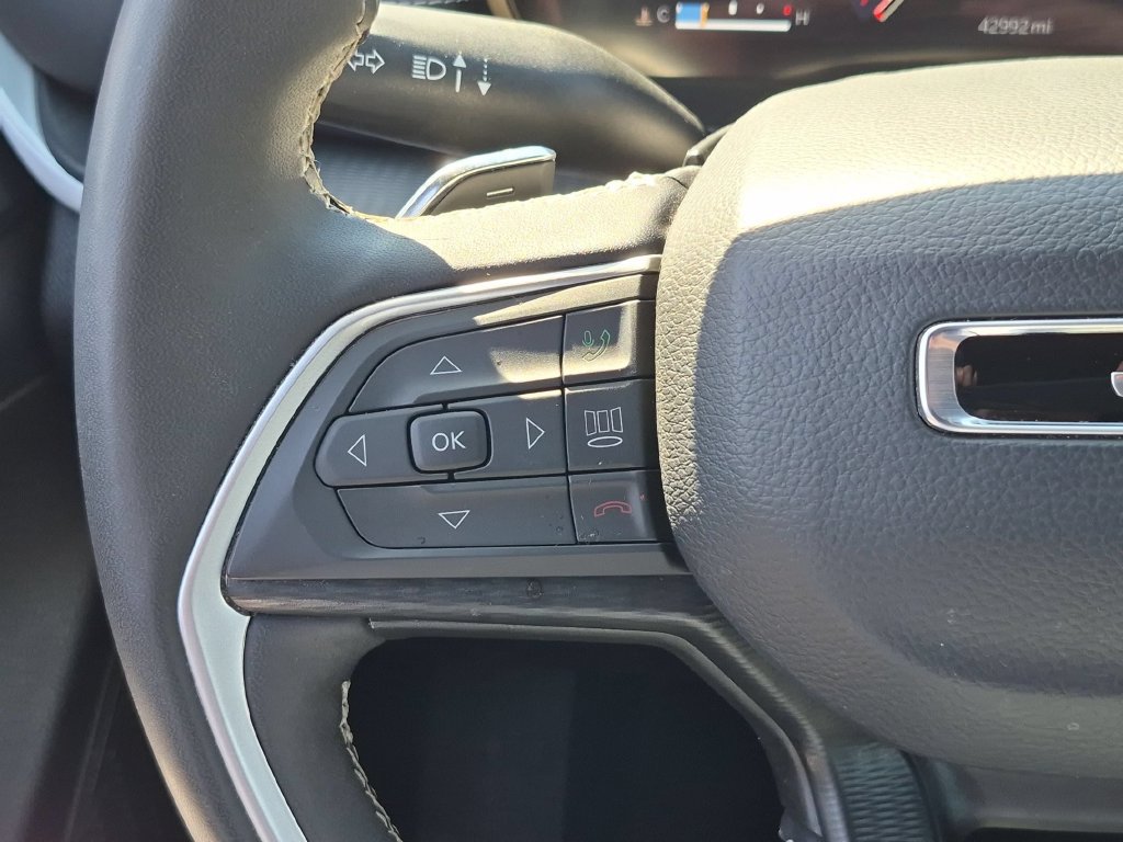 Used 2025 Jeep Grand Cherokee Altitude AWD/4WD image 21