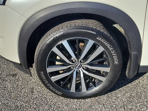 Used 2024 Nissan Pathfinder Platinum w/ Cargo Package FWD image 5