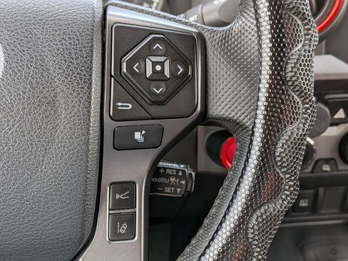 Used 2019 Toyota Tacoma TRD Sport AWD/4WD image 22