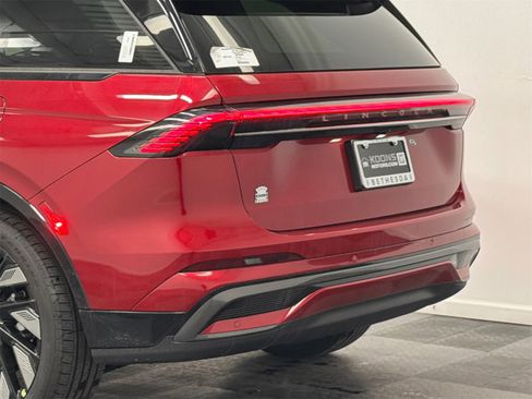 New 2026 Lincoln Nautilus Reserve image 7