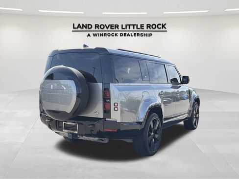 Used 2023 Land Rover Defender 130 X-Dynamic SE AWD/4WD image 2