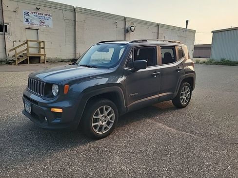 Used 2022 Jeep Renegade Latitude w/ Convenience Group AWD/4WD image 20
