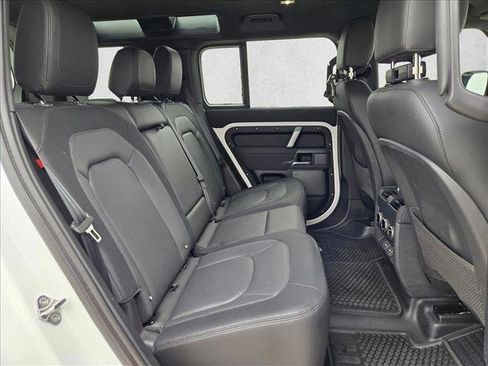 Used 2023 Land Rover Defender 110 X-Dynamic SE image 18