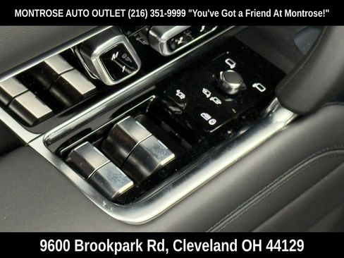 New 2026 Land Rover Range Rover Long Wheelbase SE AWD/4WD image 39