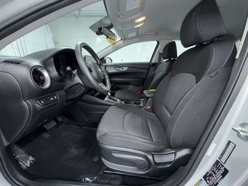 Used 2021 Kia Forte LXS FWD image 12