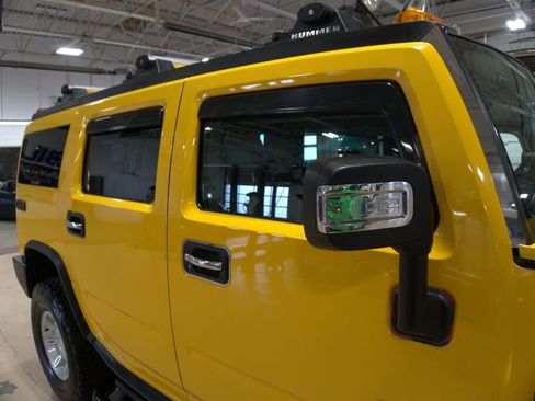 Used 2003 HUMMER H2 w/ Preferred Equipment Group image 28