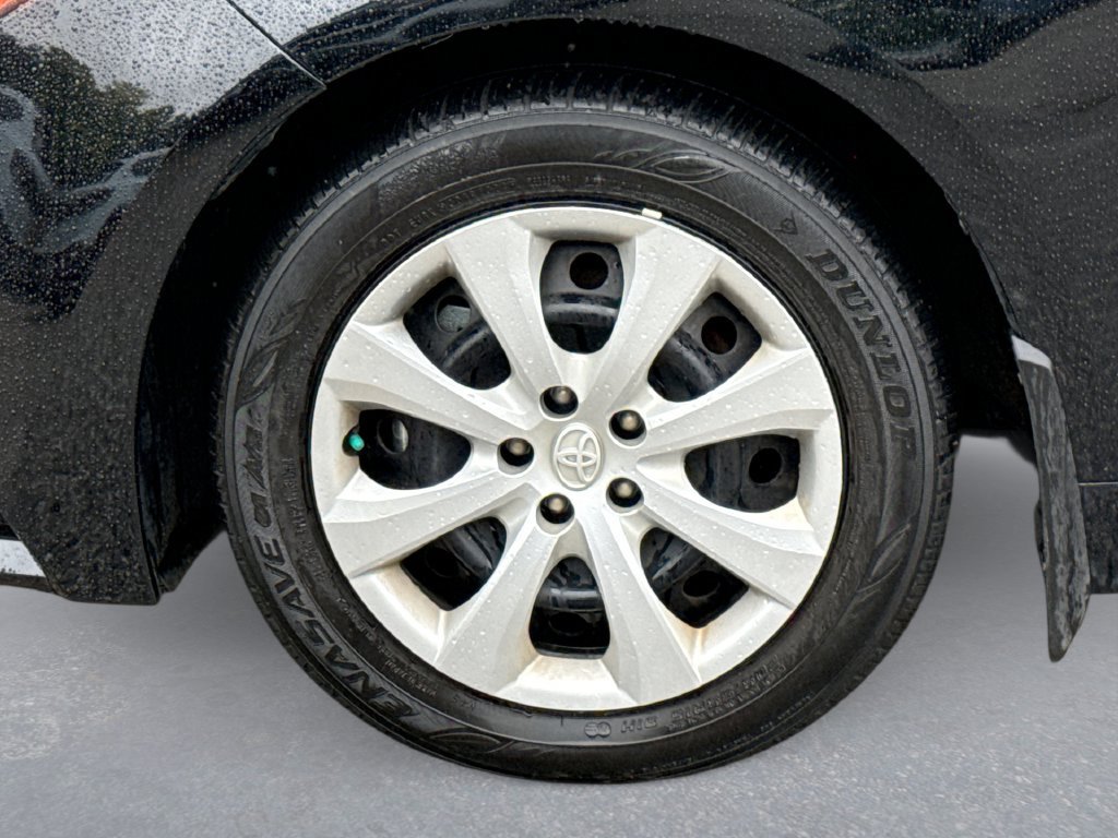 Used 2025 Toyota Corolla LE FWD image 18