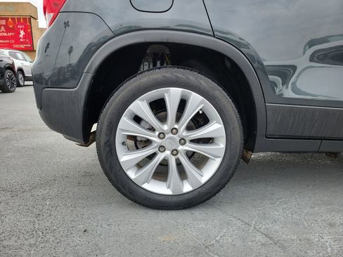 Used 2019 Chevrolet Trax Premier w/ LPO, Cargo Package image 5