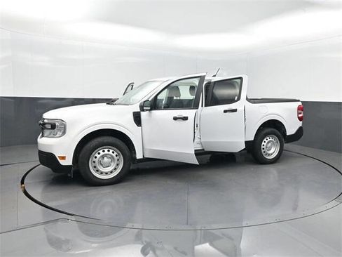 Used 2022 Ford Maverick XL image 33