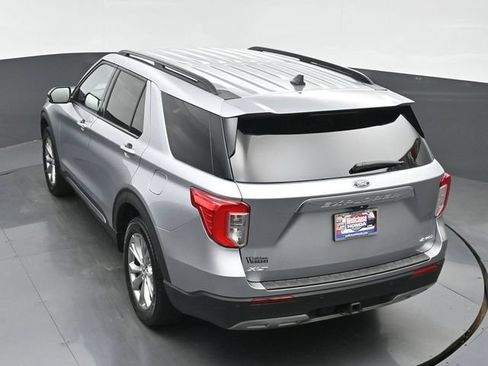 Used 2023 Ford Explorer XLT w/ Equipment Group 202A AWD/4WD image 31