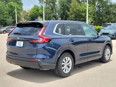 Used 2025 Honda CR-V LX image 6