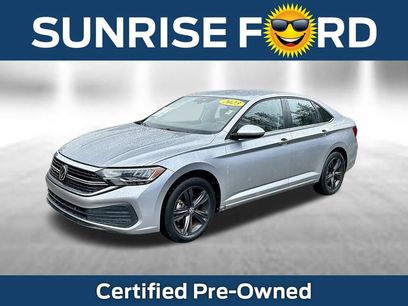 Used 2023 Volkswagen Jetta SE w/ Black Wheel Package