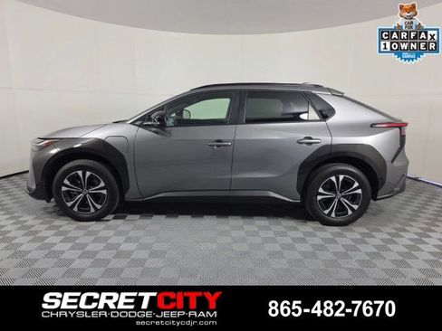 Used 2023 Toyota bZ4X XLE w/ Weather Package FWD image 4