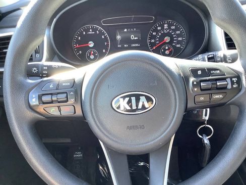Used 2018 Kia Sorento LX AWD/4WD image 43