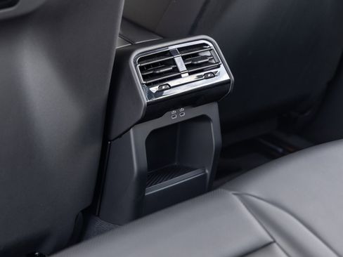 Used 2024 BMW 530i xDrive 530i xDrive image 37