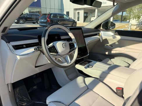 Used 2025 Volvo EX90 Ultra w/ Protection Package Premier AWD/4WD image 10