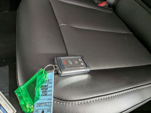 New 2025 Jeep Grand Cherokee Limited w/ Luxury Tech Group II image 35