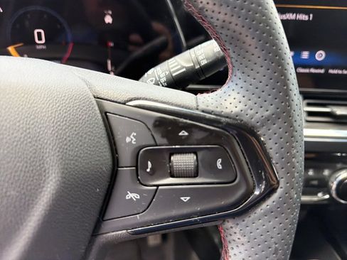 Used 2025 Chevrolet Trax RS FWD image 20