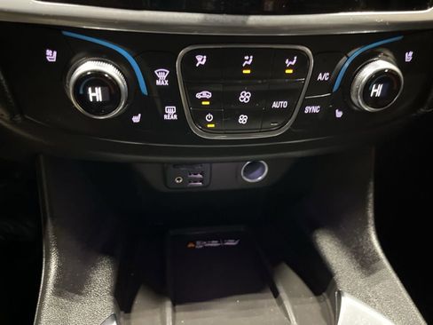 Certified 2022 Chevrolet Traverse Premier w/ Redline Edition image 19