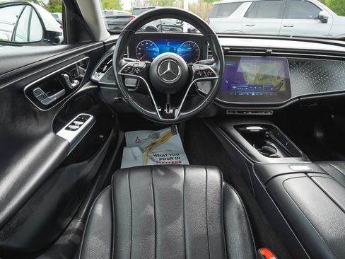 Used 2025 Mercedes-Benz E 350 4MATIC Sedan image 35