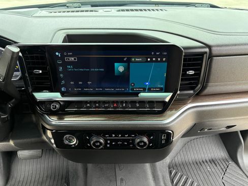Used 2023 Chevrolet Silverado 1500 RST AWD/4WD image 19