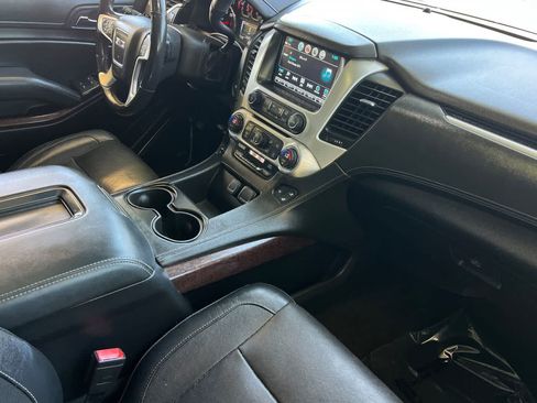 Used 2018 GMC Yukon SLT AWD/4WD image 20