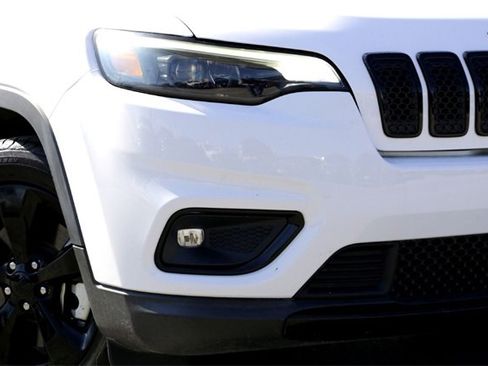 Used 2021 Jeep Cherokee Latitude Plus image 3