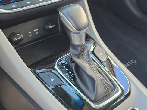 Used 2019 Hyundai Ioniq SEL FWD image 33