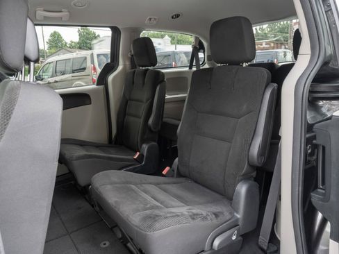 Used 2017 Dodge Grand Caravan SE w/ Power Window Group FWD image 17